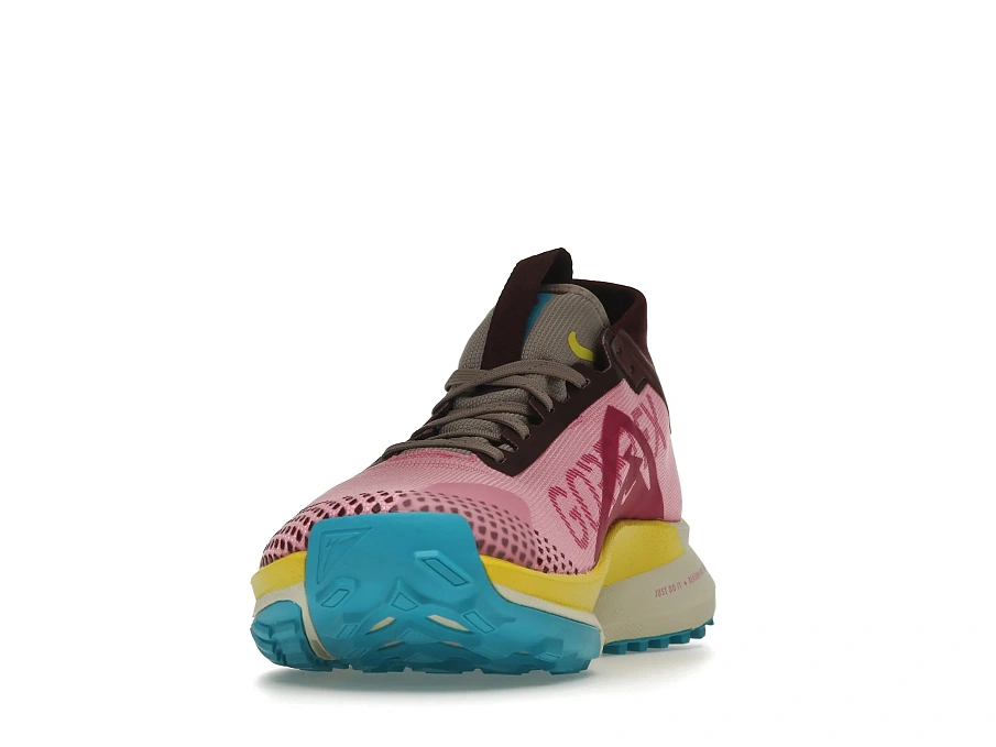 Фото № 2 с приближением к товару «‎Nike Pegasus Trail 4 Gore-Tex Night Maroon Coconut Milk Active Fuchsia »