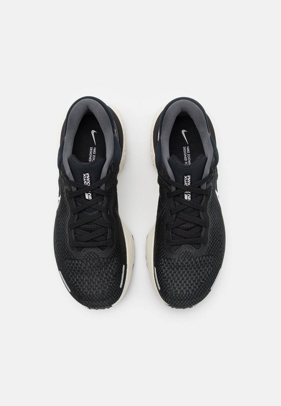 Фото № 4 с приближением к товару «‎Nike Zoomx Invincible Run»