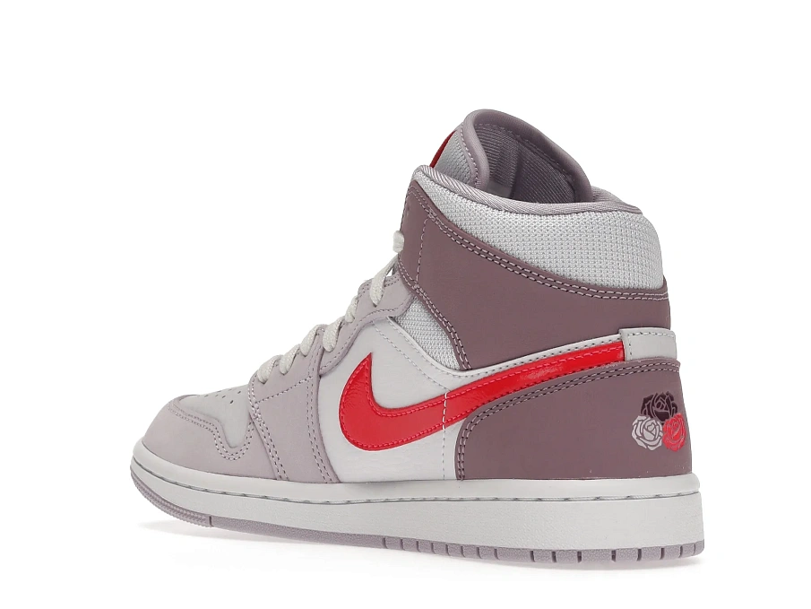 Фото № 2 с приближением к товару «‎Jordan 1 Mid Valentines Day (2022) »