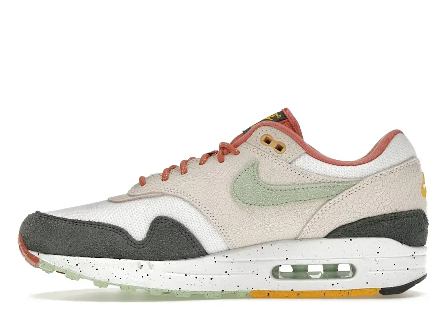 Фото № 3 с приближением к товару «‎Nike Air Max 1»