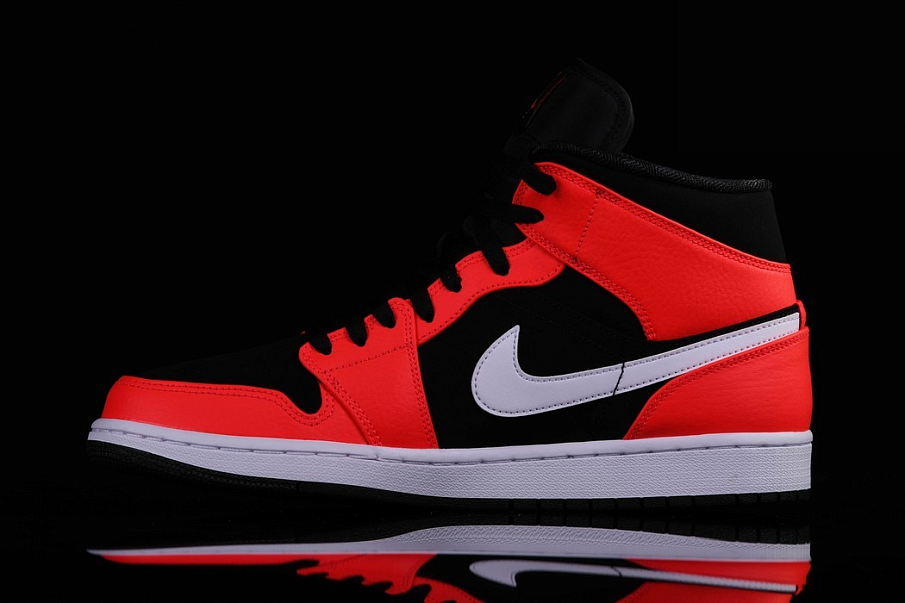 Фото № 3 с приближением к товару «‎Air Jordan 1 Mid Infrared 23»