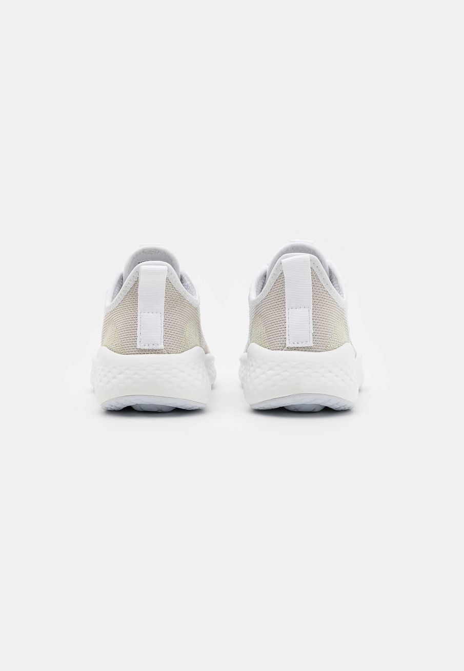 Фото № 3 с приближением к товару «‎Adidas 2.0 »