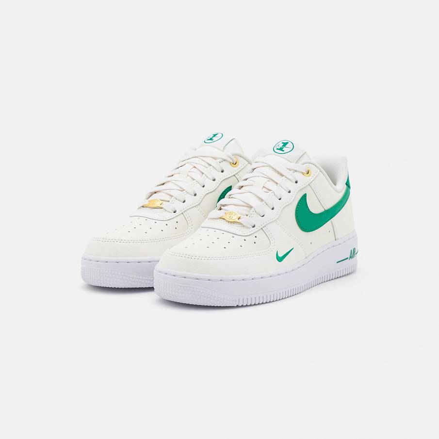 Фото № 2 с приближением к товару «‎Nike Wmns Air Force 1 07 SE Xcat »