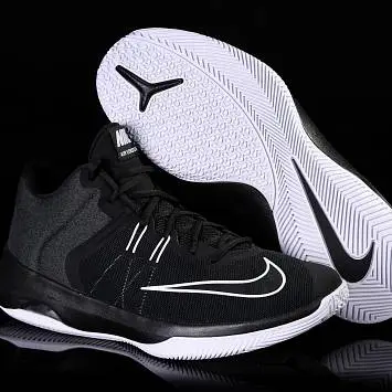 Nike Air Versitile II - 2