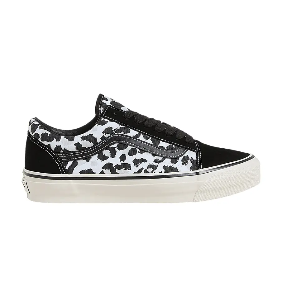 Фото № 1 с приближением к товару «‎Vans Old Skool 36 Black Leopard (VN000D56BA2)»