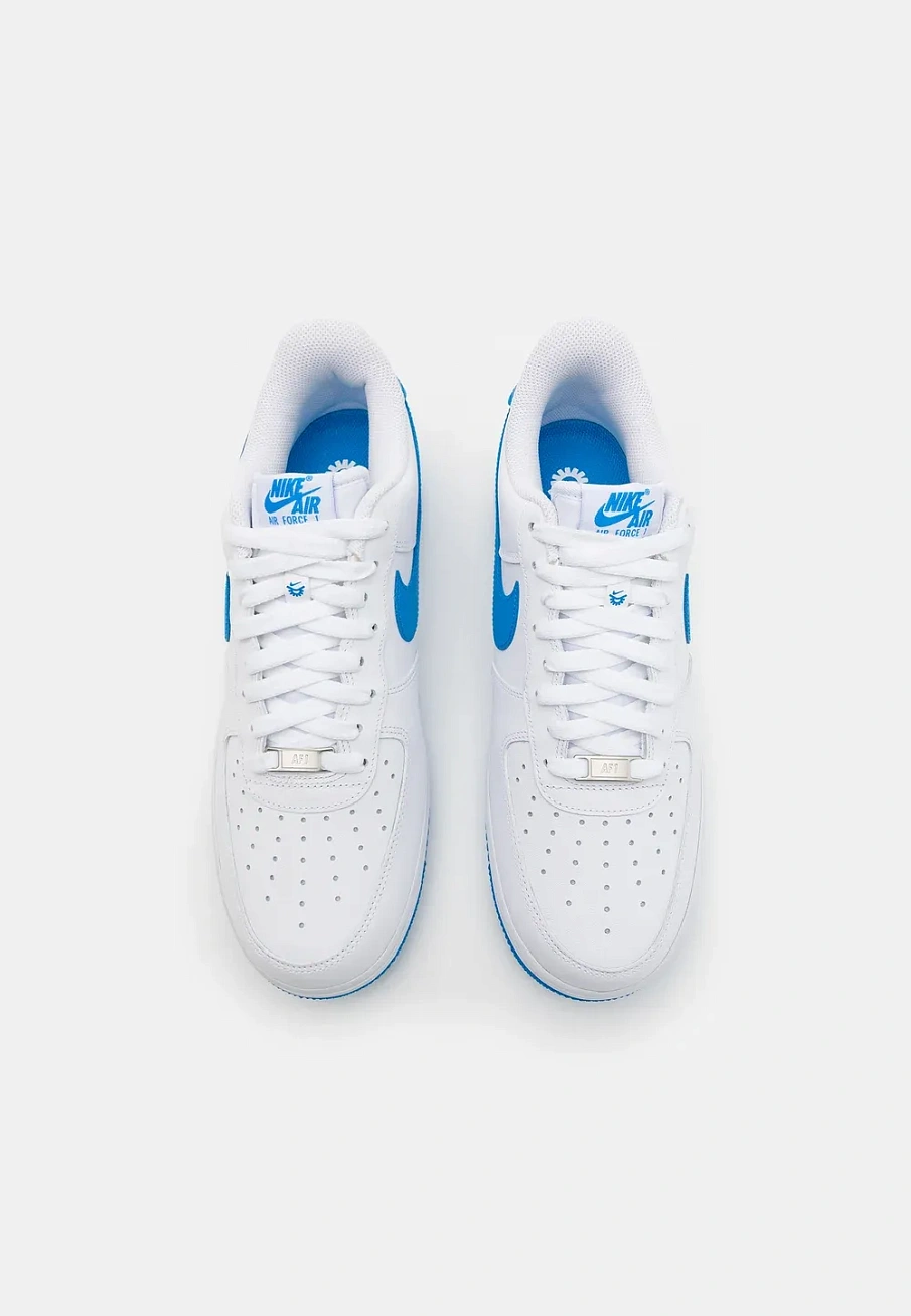 Фото № 4 с приближением к товару «‎AIR FORCE 1 07 FLYEASE»