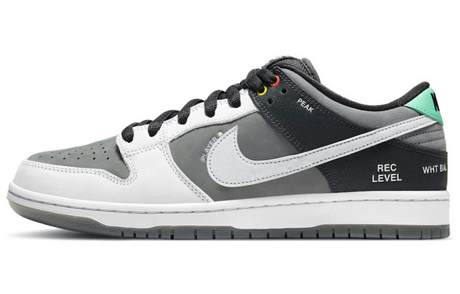 Фото № 1 с приближением к товару «‎Nike Sb Dunk Low Pro Iso Skate Shoes Vx1000 Camcorder»