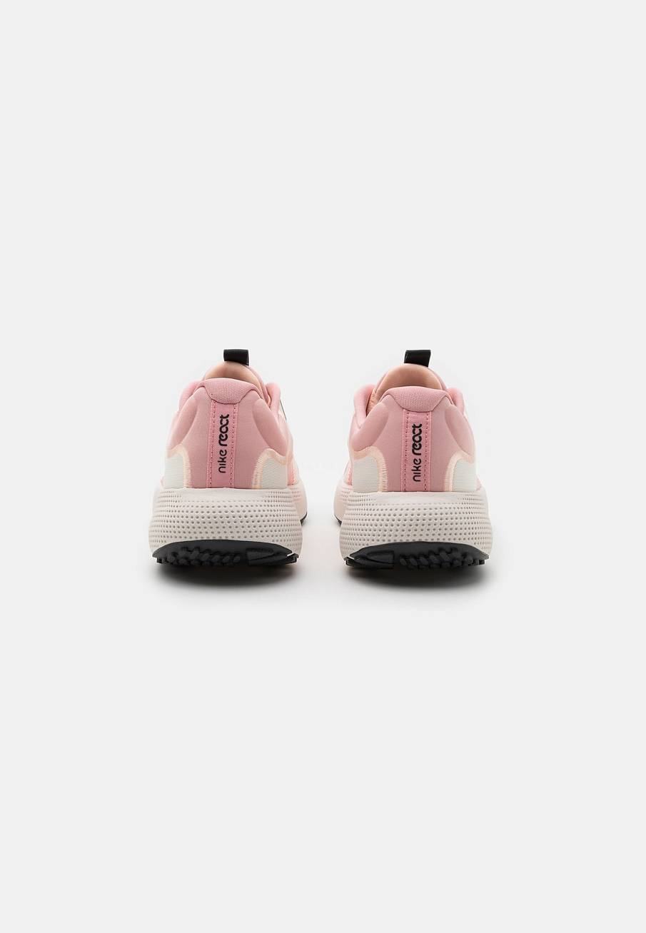 Фото № 2 с приближением к товару «‎Nike React Escape»