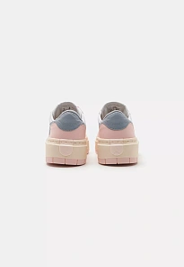 Фото № 3 с приближением к товару «‎AIR JORDAN 1 ELEVATE»