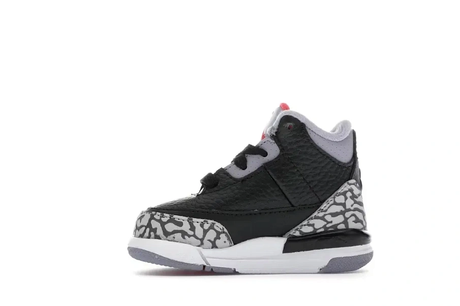Фото № 3 с приближением к товару «‎Jordan 3 Retro»