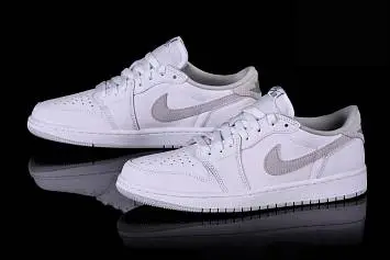 Nike Air Jordan 1 Retro Low OG Vintage basketball shoes Neutral Grey - 3