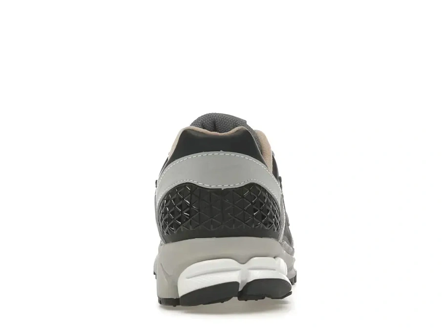 Фото № 4 с приближением к товару «‎Nike Zoom Vomero 5»