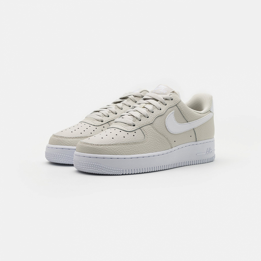 Фото № 2 с приближением к товару «‎Nike Air Force 1 ’07 »