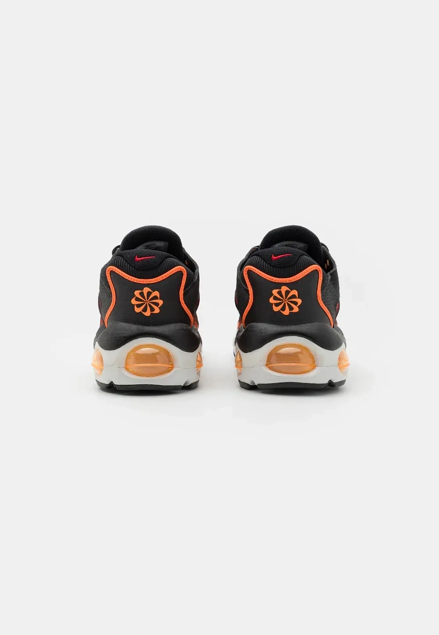 Фото № 3 с приближением к товару «‎AIR MAX»