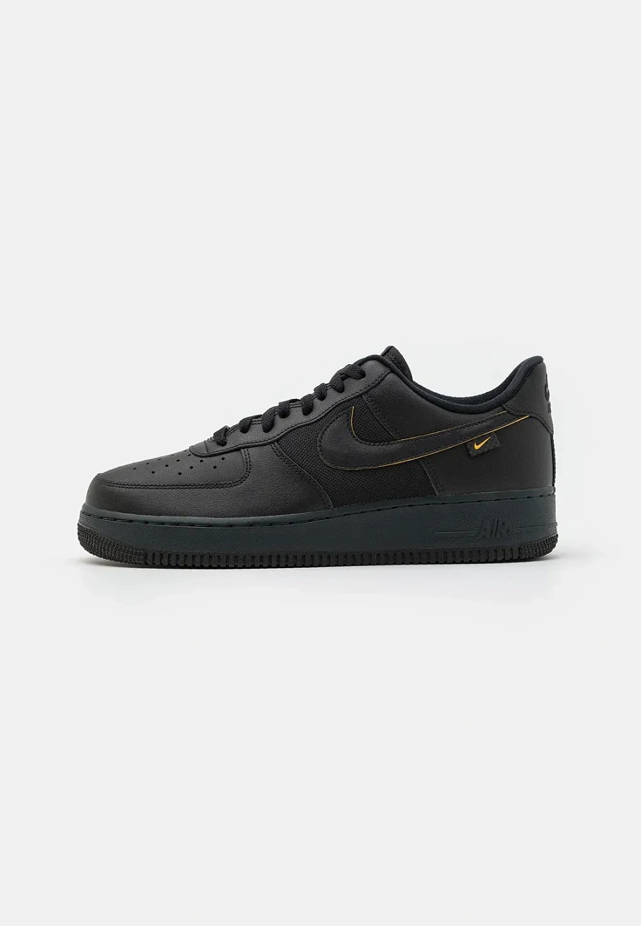 Фото № 1 с приближением к товару «‎AIR FORCE 1 '07»