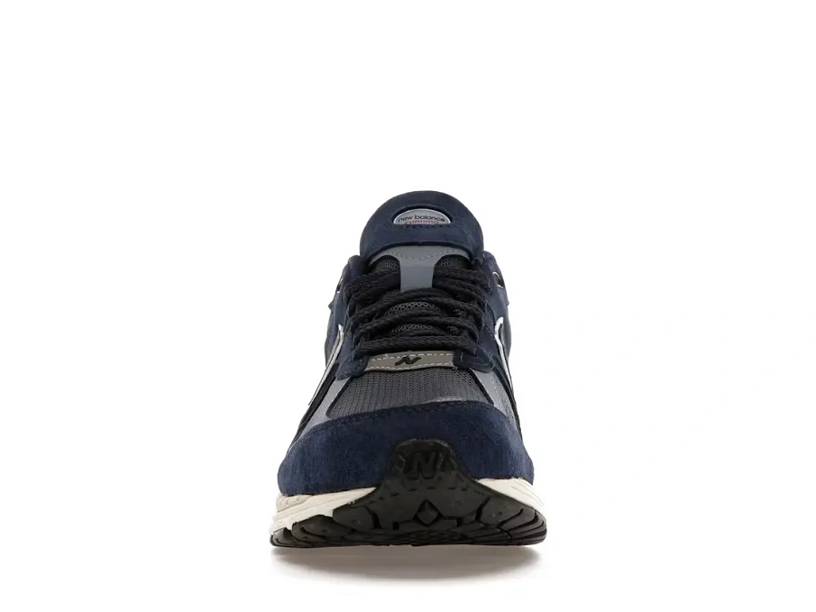 Фото № 2 с приближением к товару «‎New Balance 2002R»
