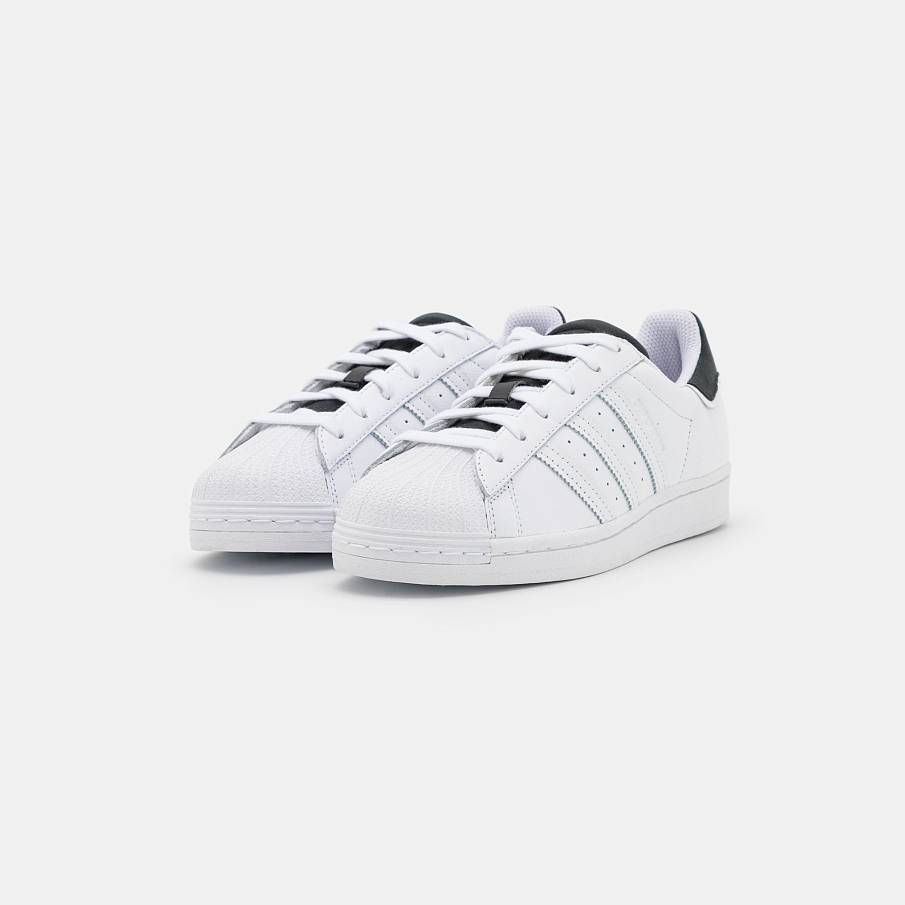 Фото № 2 с приближением к товару «‎Adidas Superstar »