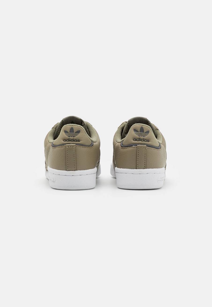 Фото № 3 с приближением к товару «‎Adidas Continental 80 »