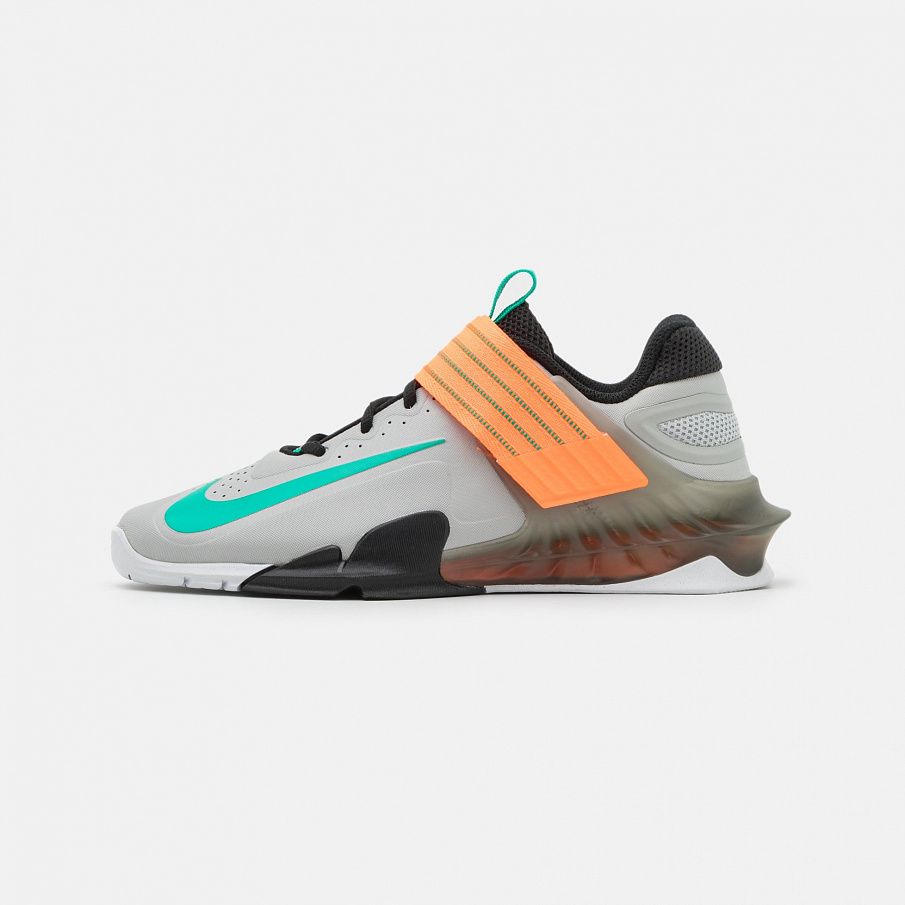 Фото № 1 с приближением к товару «‎Nike Savaleos»