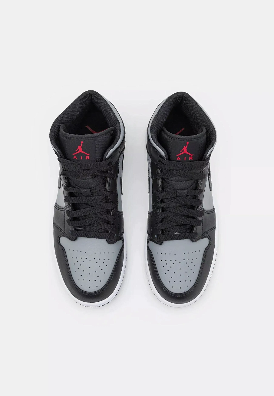 Фото № 4 с приближением к товару «‎AIR JORDAN 1 MID»