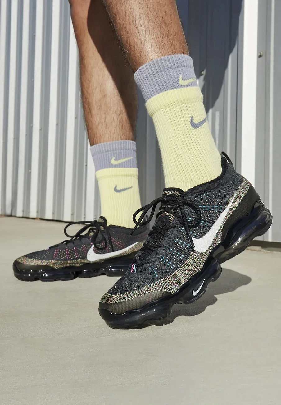 Фото № 1 с приближением к товару «‎AIR VAPORMAX 2023»