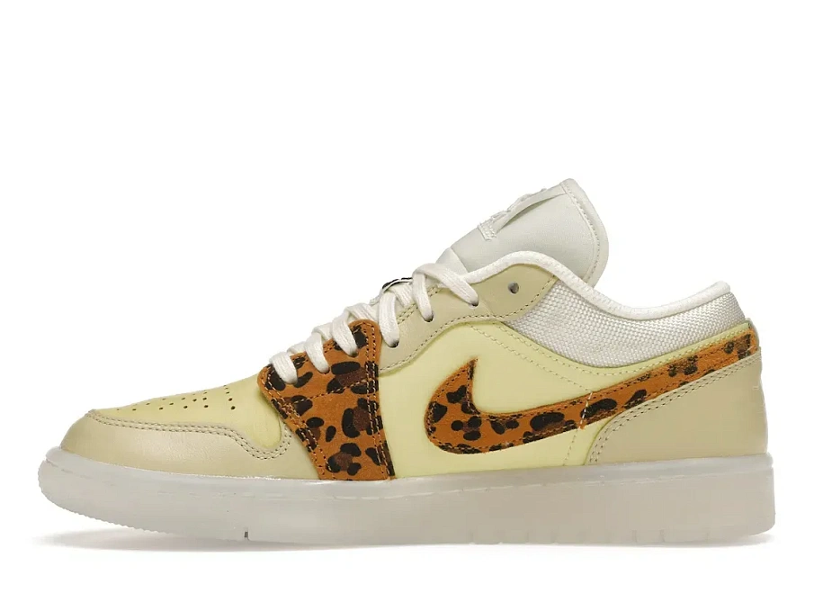 Фото № 3 с приближением к товару «‎Jordan 1 Low SNKRS Day »