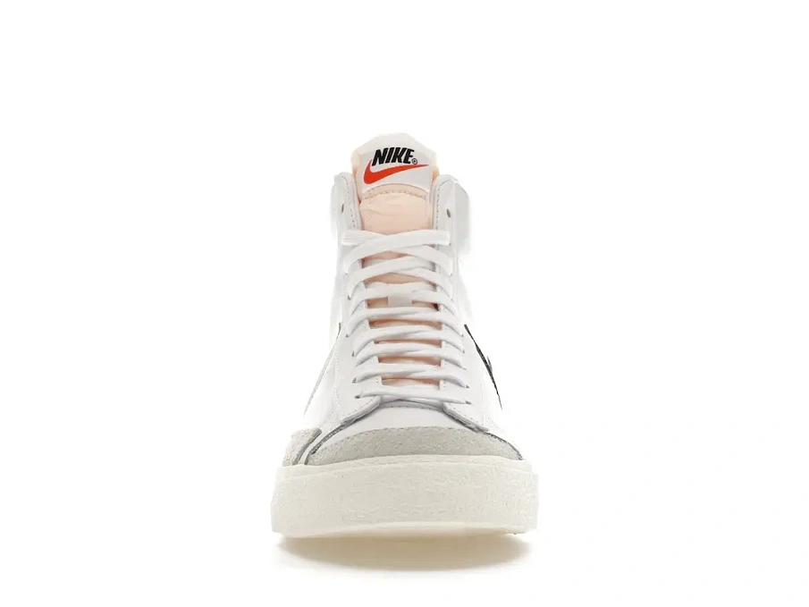 Фото № 2 с приближением к товару «‎Nike Blazer Mid 77 Vintage Mismatched Swoosh Chlorophyll Black»
