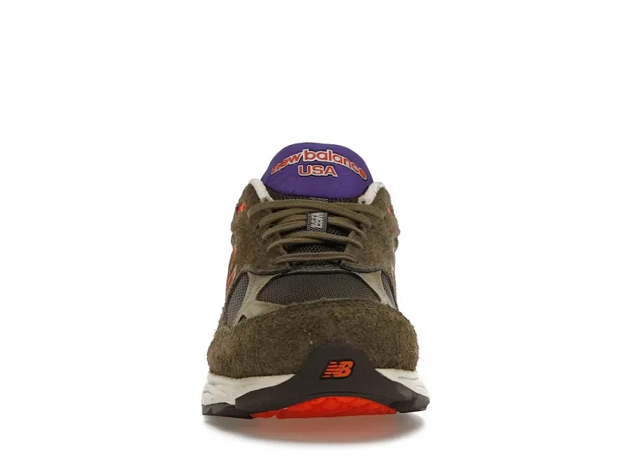 Фото № 2 с приближением к товару «‎New Balance 990v3»