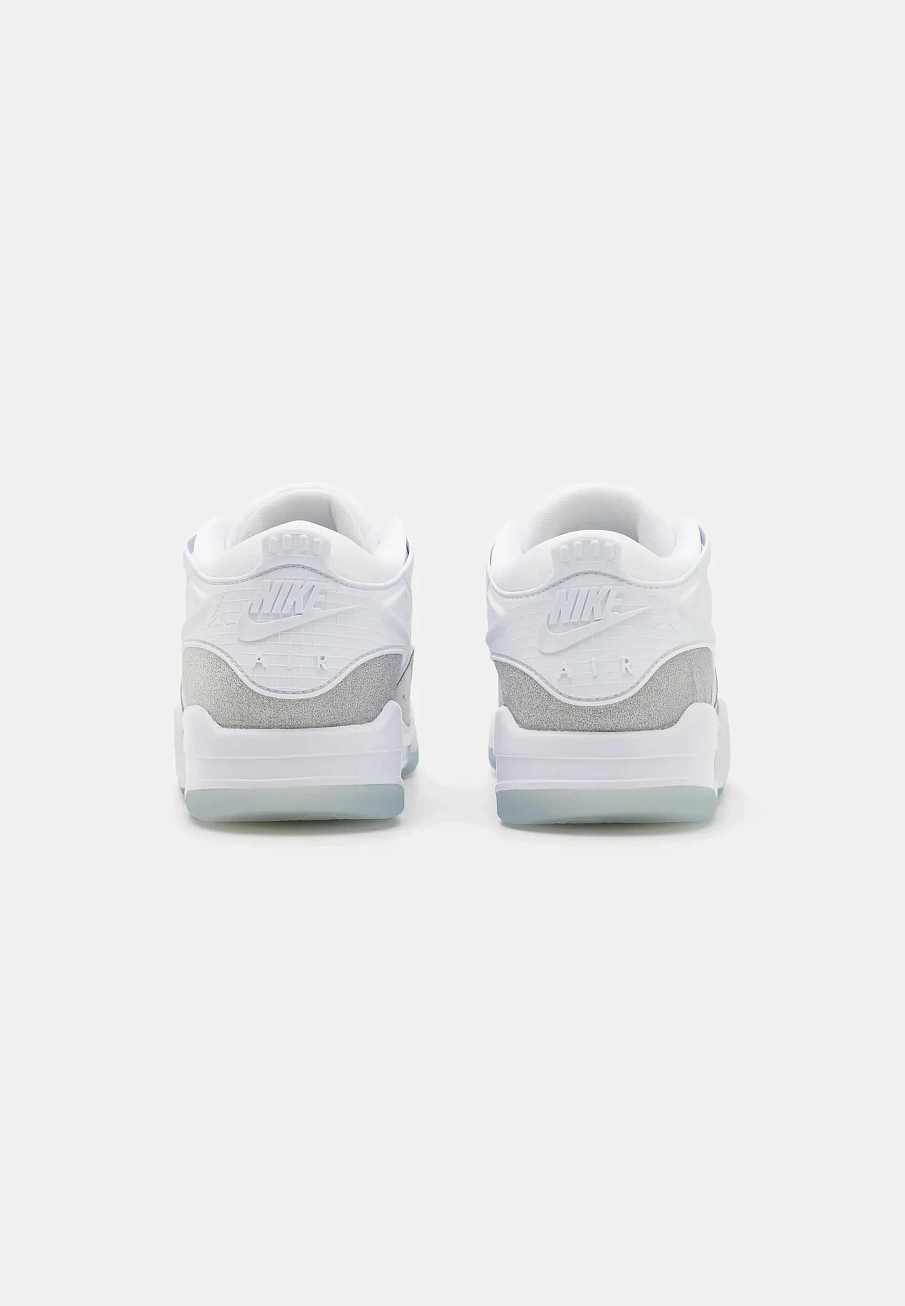 Фото № 3 с приближением к товару «‎AIR JORDAN 4 RM»