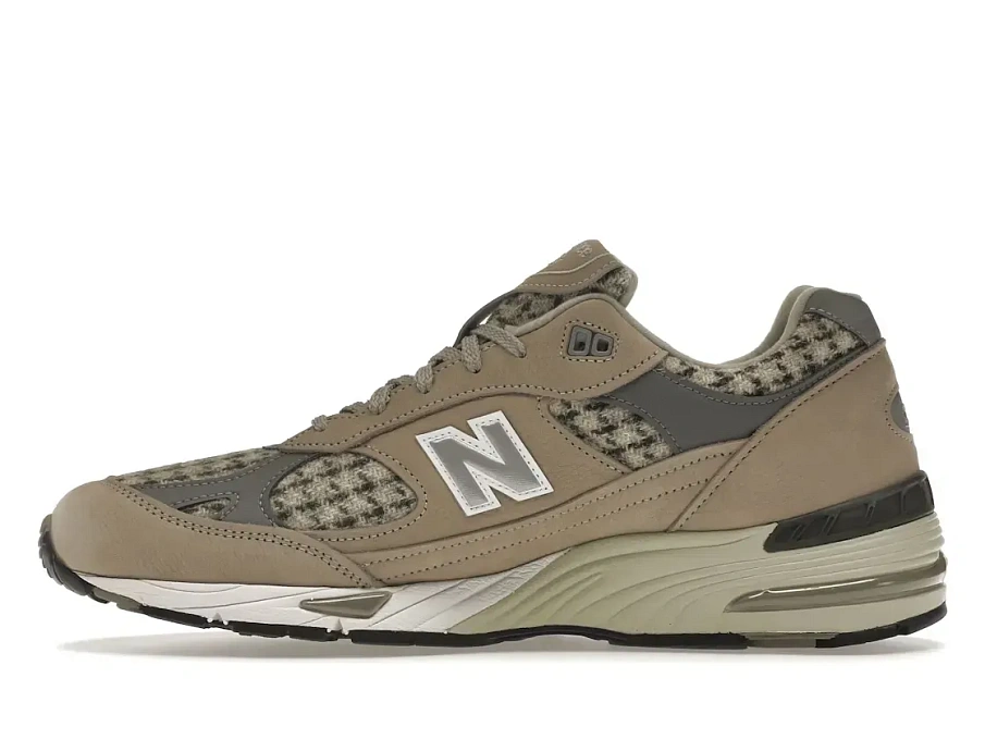 Фото № 3 с приближением к товару «‎New Balance 991»