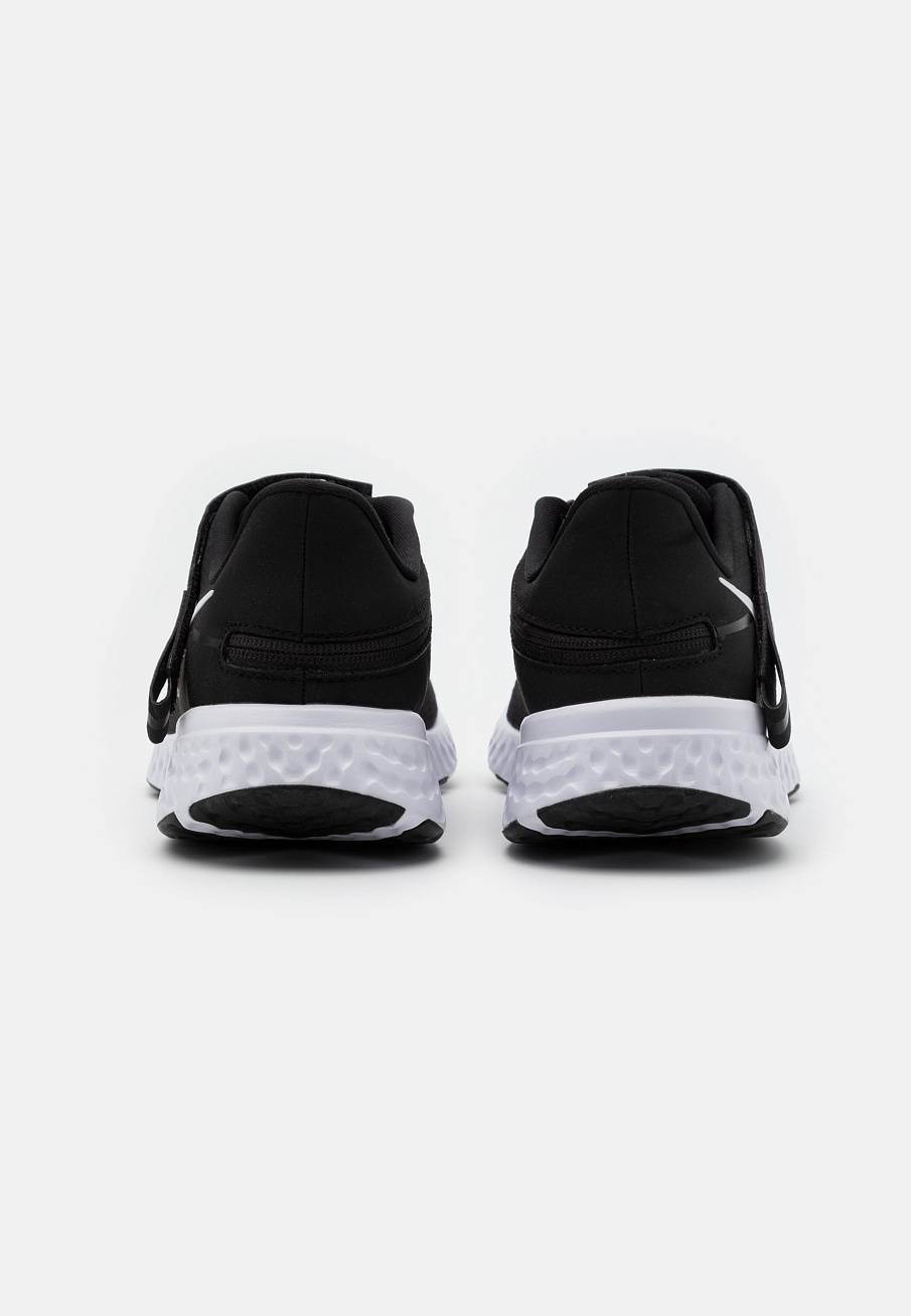 Фото № 3 с приближением к товару «‎Nike Revolution 5 Flyease»