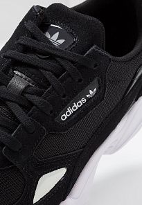 Фото № 3 с приближением к товару «‎Adidas Falcon »