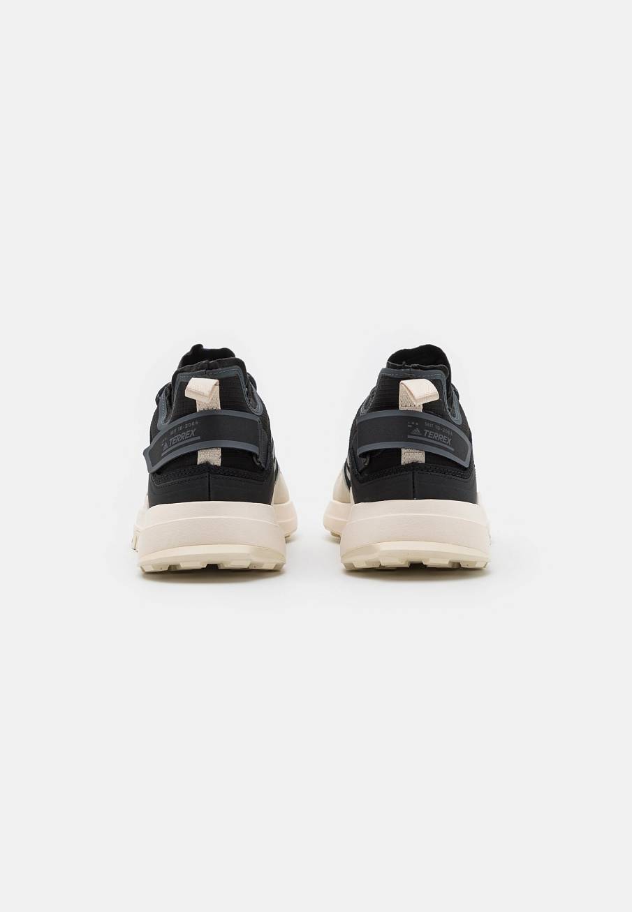 Фото № 3 с приближением к товару «‎Adidas Terrex Hikster »