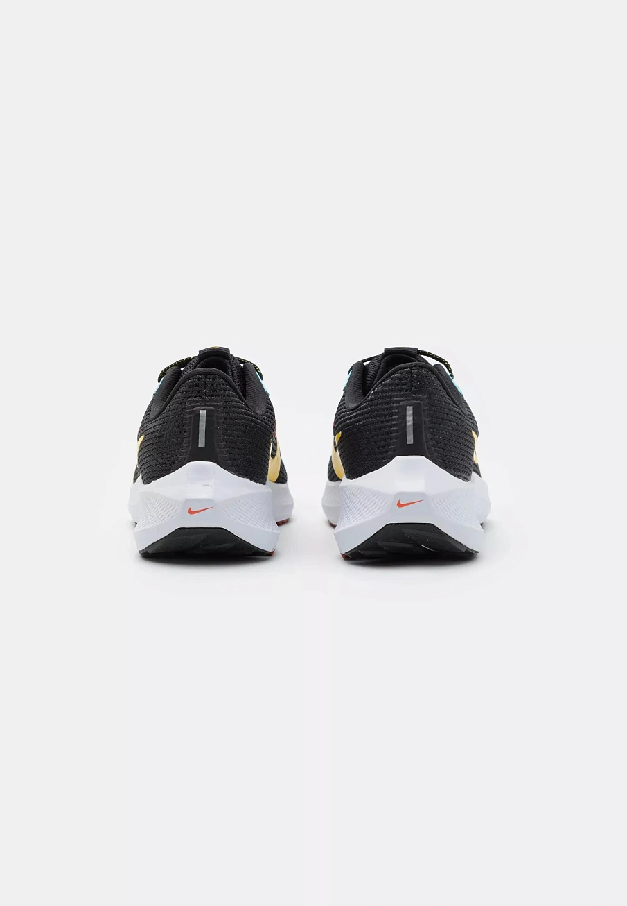 Фото № 3 с приближением к товару «‎AIR ZOOM PEGASUS 40»