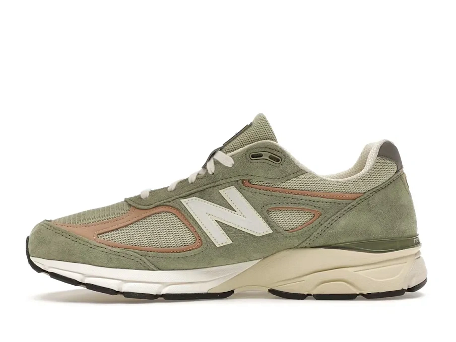 Фото № 3 с приближением к товару «‎New Balance 990v4»