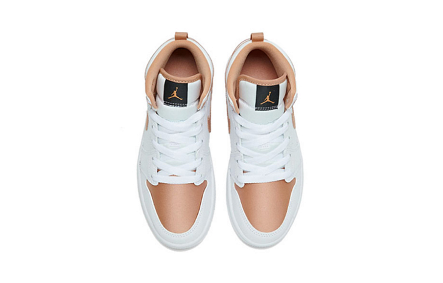 Фото № 3 с приближением к товару «‎Nike Girls Jordan 1 Mid (ps) Pre-School Shoe Kids Little Kids 640737-190»