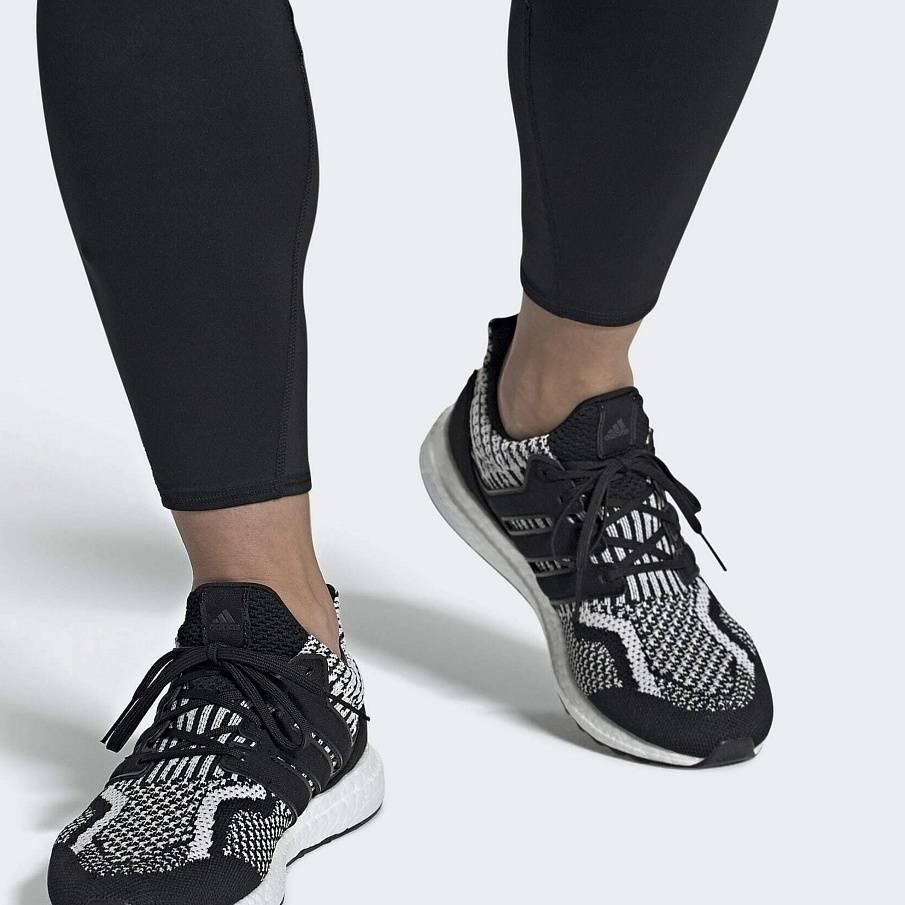 Фото № 2 с приближением к товару «‎Adidas Ultraboost 5.0 Dna »