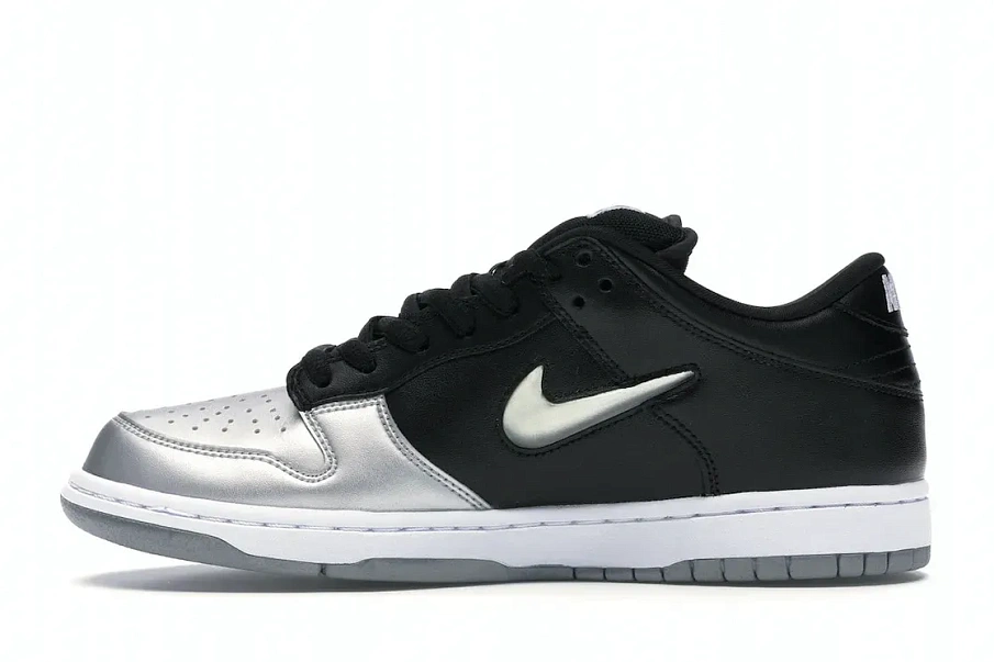 Фото № 3 с приближением к товару «‎Nike SB Dunk Low Supreme Jewel Swoosh Silver»
