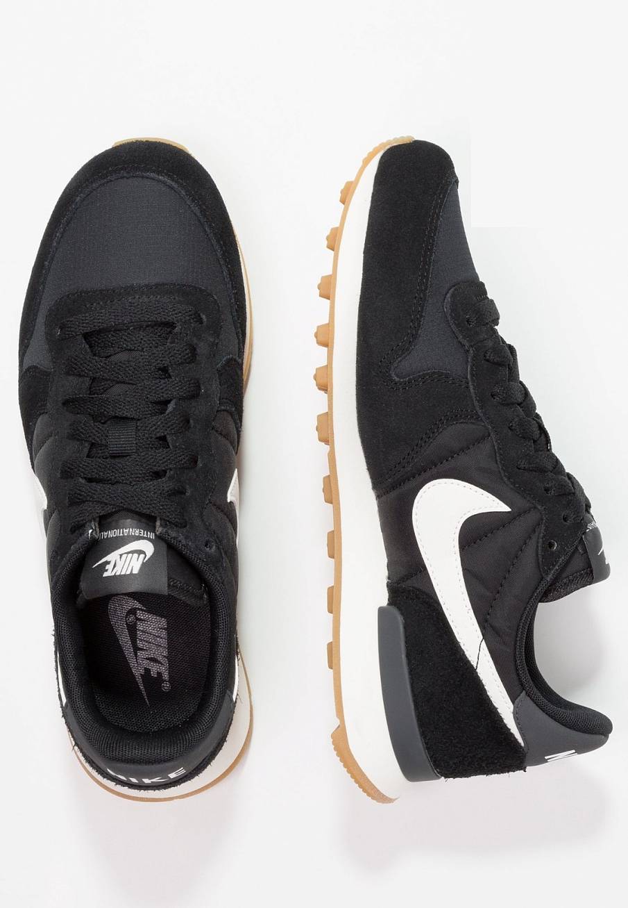 Фото № 2 с приближением к товару «‎Nike Internationalist »