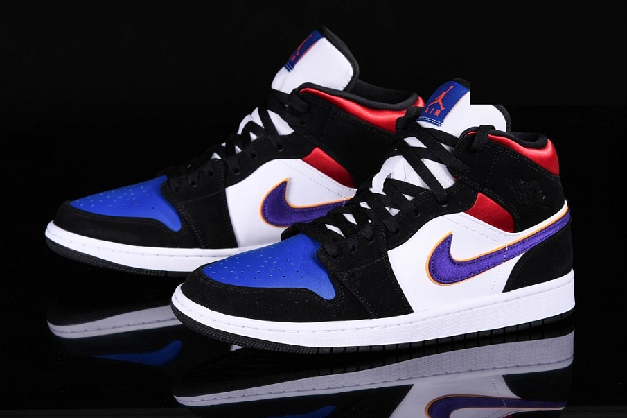 Фото № 1 с приближением к товару «‎Nike Air Jordan 1 Retro SE Top 3»