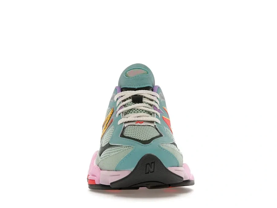 Фото № 2 с приближением к товару «‎New Balance 9060»