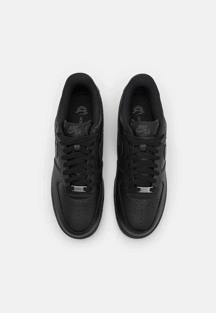 Фото № 4 с приближением к товару «‎AIR FORCE 1 07 FLYEASE»