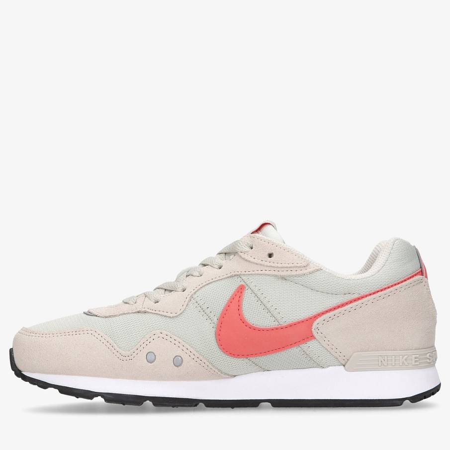 Фото № 2 с приближением к товару «‎Nike Wmns Venture Runner 'Light Bone Magic Ember'»