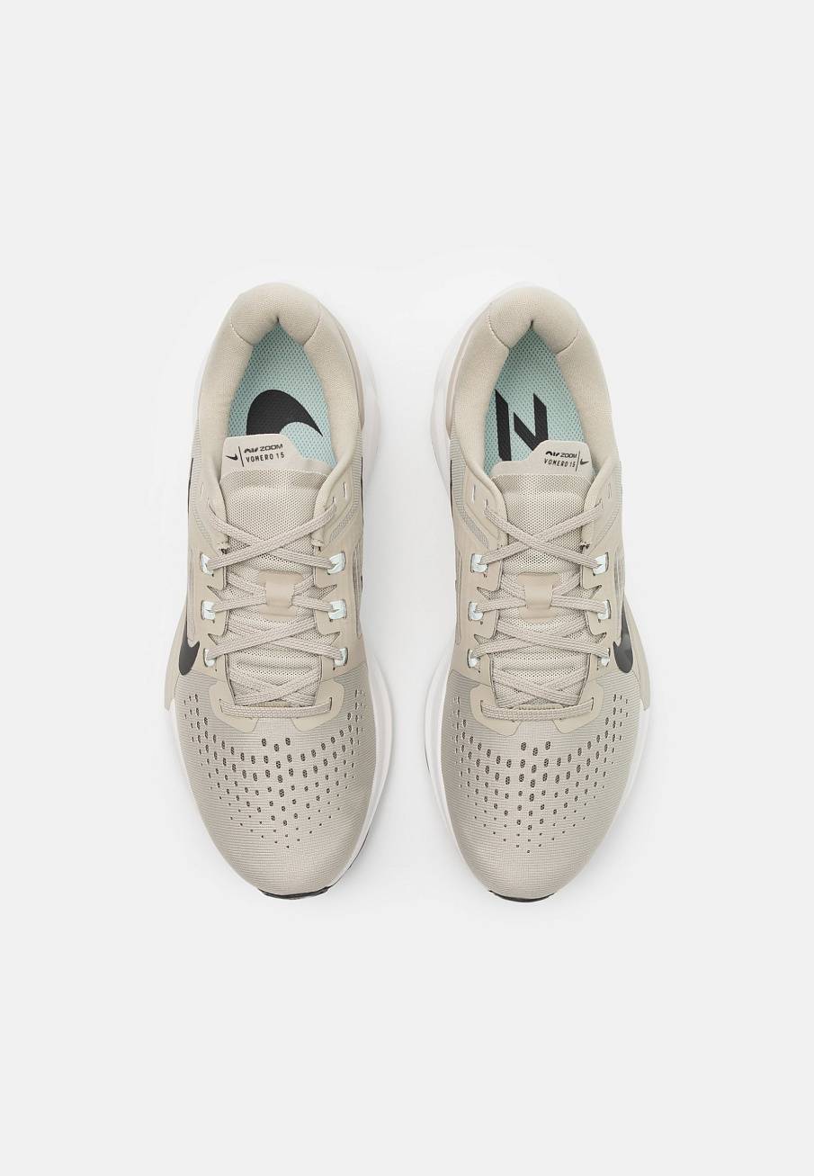 Фото № 4 с приближением к товару «‎Nike Air Zoom Vomero 15»