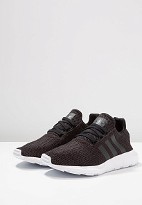 Фото № 3 с приближением к товару «‎Adidas Swift »