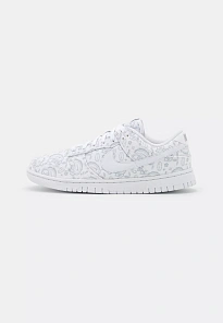 Фото № 1 с приближением к товару «‎W DUNK LOW ESS»