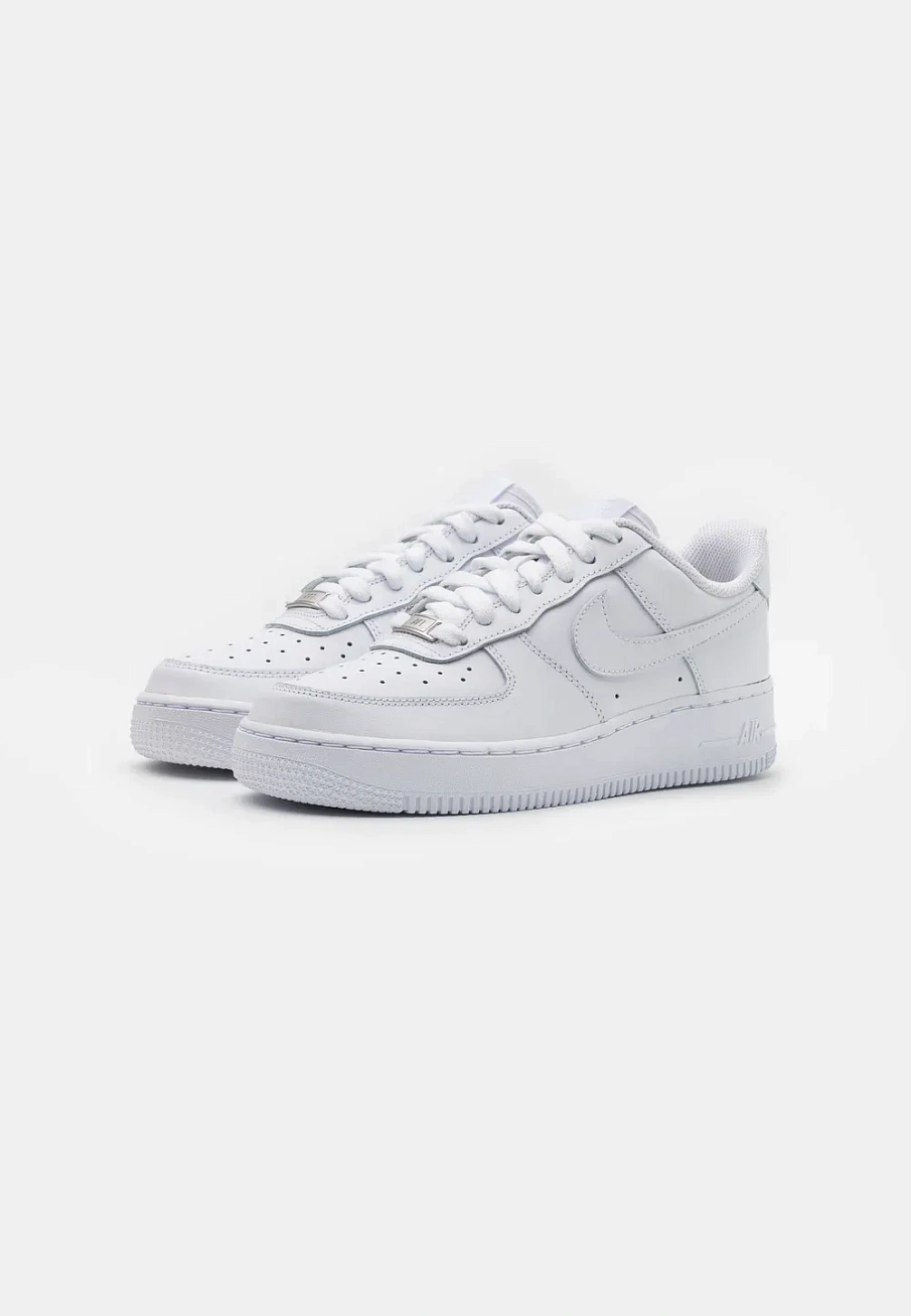 Фото № 4 с приближением к товару «‎AIR FORCE 1 '07»