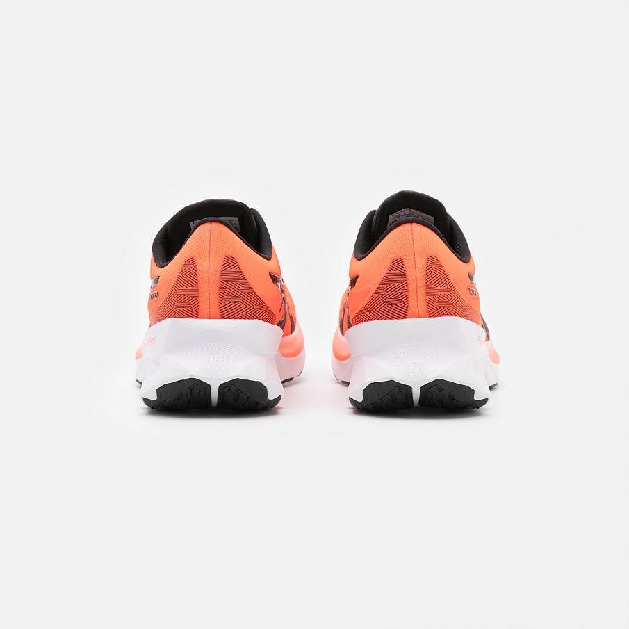 Фото № 3 с приближением к товару «‎Asics Novablast»