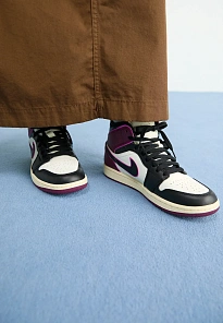 Фото № 1 с приближением к товару «‎AIR JORDAN 1 MID SE»