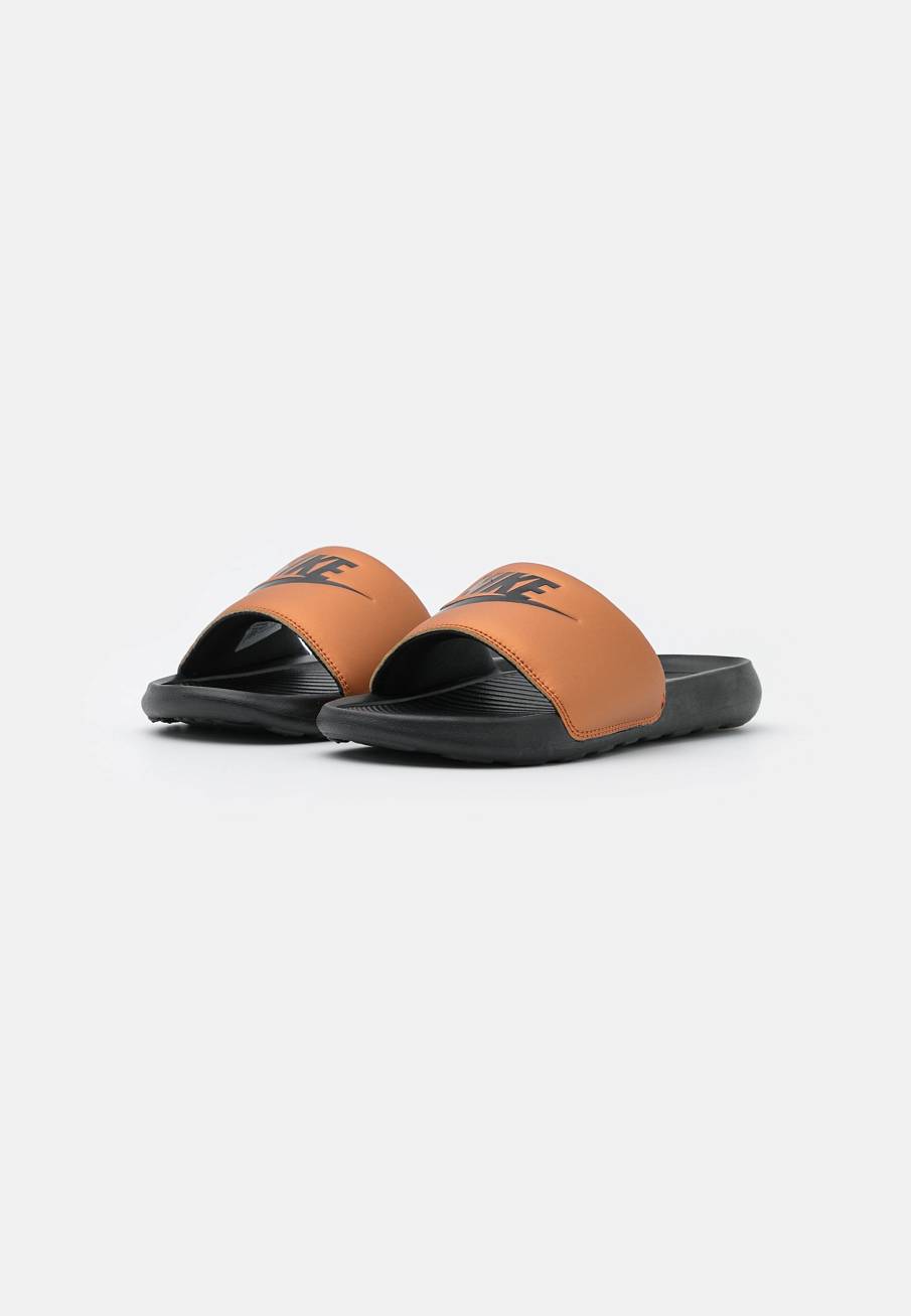 Фото № 2 с приближением к товару «‎Nike Victori One Slide»